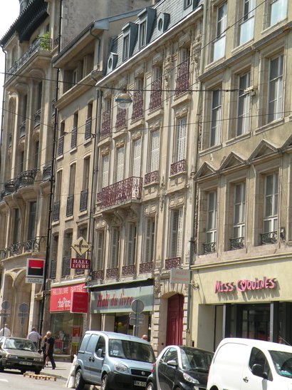  Hall du livre, rue St-Dizier